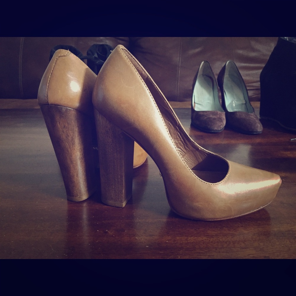 Schutz nude wooden heel pumps